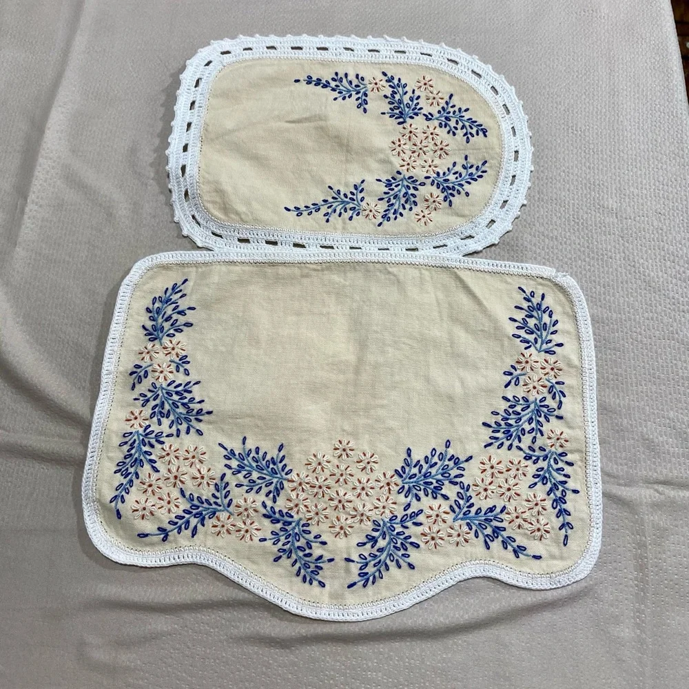2 Vintage Linens - Floral Embroidery on Cream Cotton - Crochet Trim